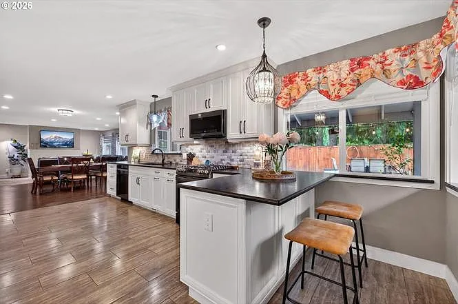 2264 SE Singing Woods Dr — Photo 3