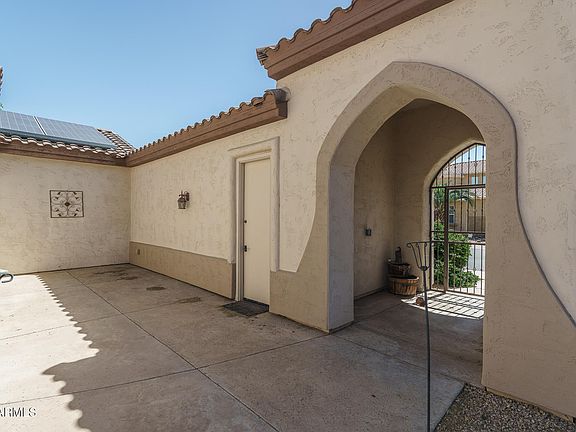 5th image of 14582 W WILSHIRE Drive