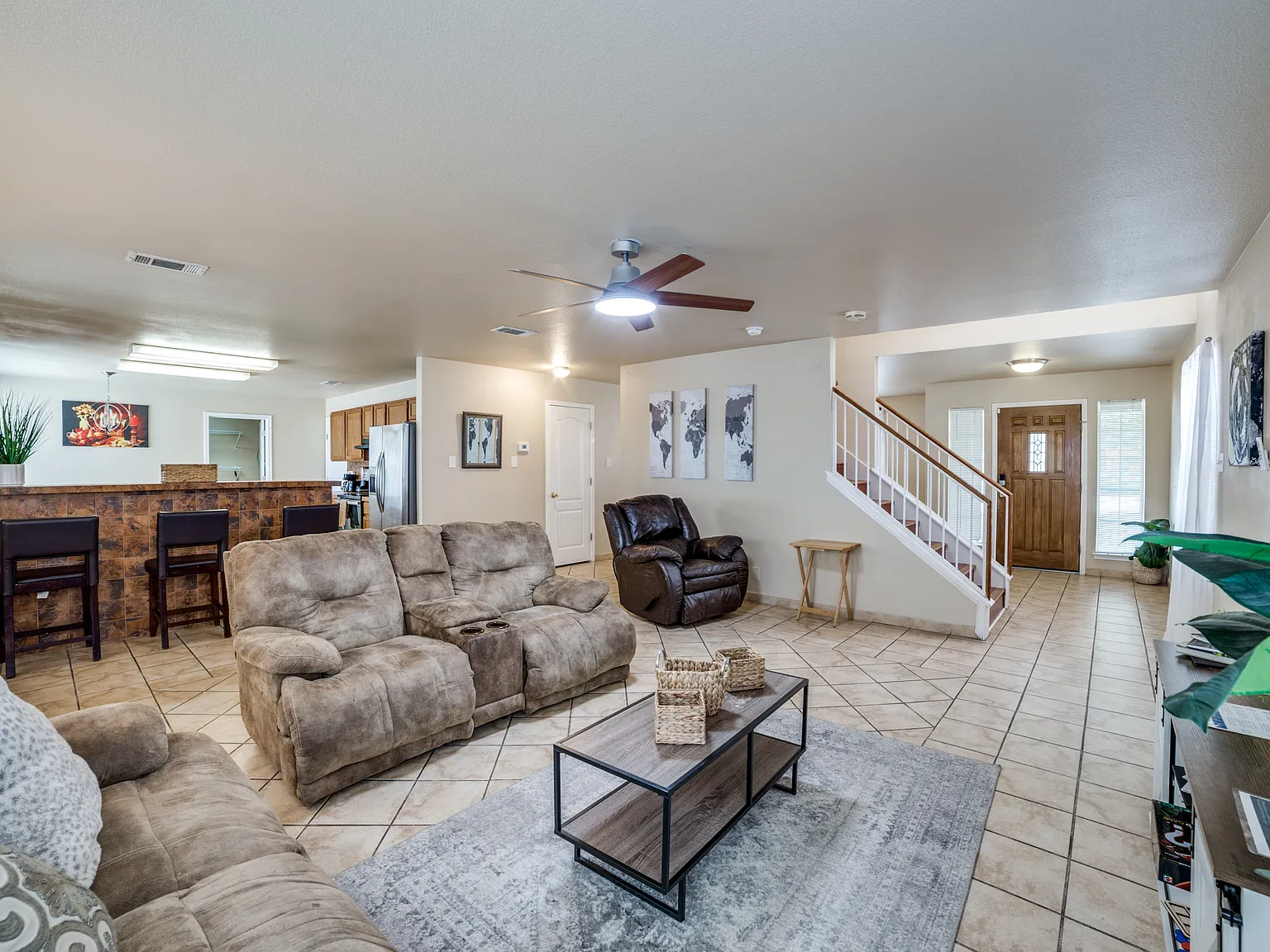 3 bed, 2.5 bath, 2231 sqft, $2,695 — Photo 4