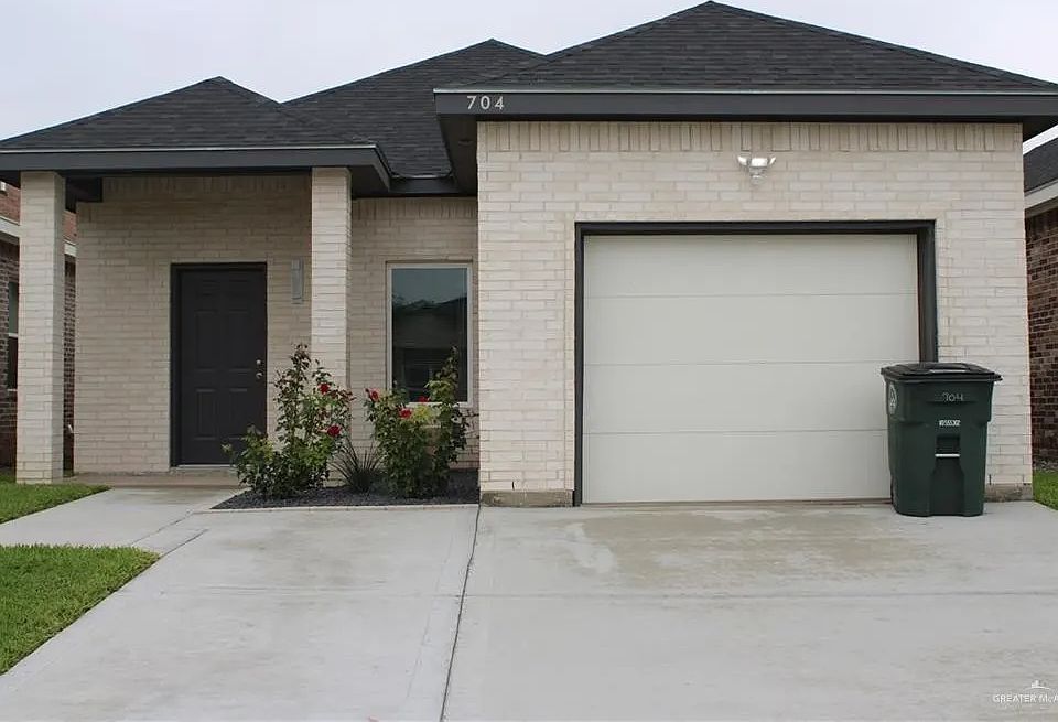 1st image of 704 W 25th St