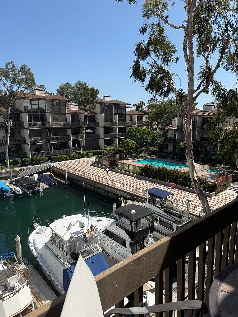 Building Photo - 6328 Marina Pacifica Dr N