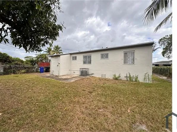 150 NE 170th St, North Miami Beach, FL 33162