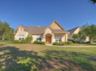 177 Phoenix Dr, Kerrville, TX 78028
