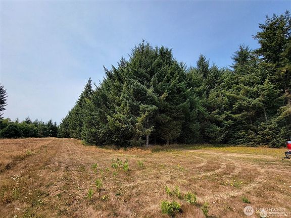 3rd image of 127 Port Crescent Trail