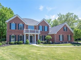 9750 Burnet Isle Dr, Dayton, OH 45458