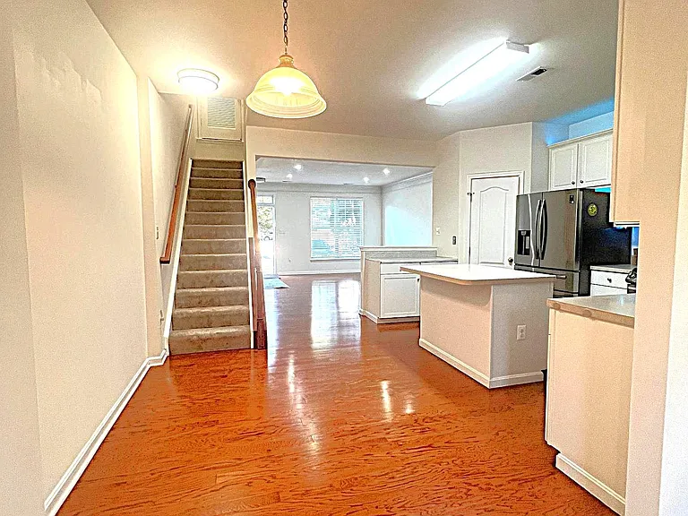 13129 Park Crescent Cir — Photo 9