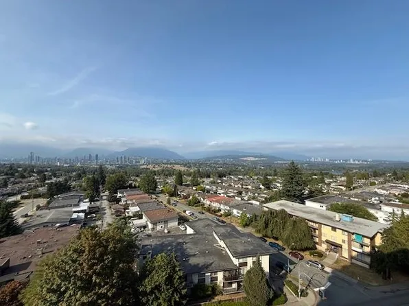 4657 Hazel St #1101, Burnaby, BC V5H 4R2