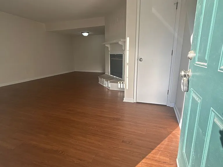 202 Myrtlewood Cir — Photo 2