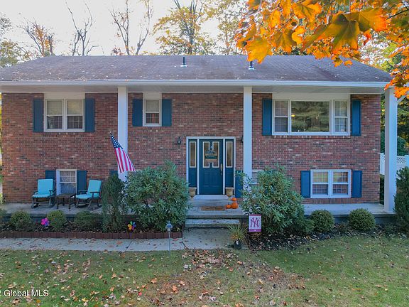 3rd image of 3030 Williamsburg Dr