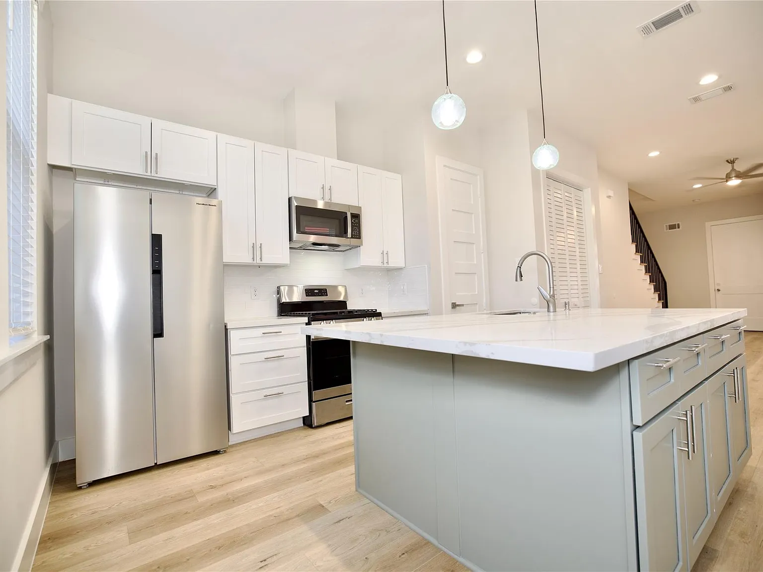 4 bed, 3.5 bath, 1800 sqft, $2,350 — Photo 3