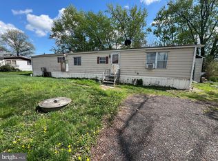 2318 Rockvale Rd, Lancaster, PA 17602