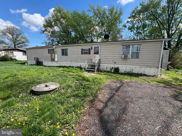 2318 Rockvale Rd, Lancaster, PA 17602
