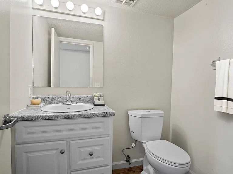 Westport Crossing Apartments — Photo 75