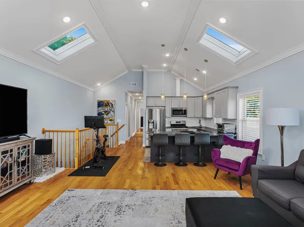 145 Bleecker Street image 6 of 39