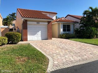 17319 NW 63rd Ct, Hialeah, FL 33015