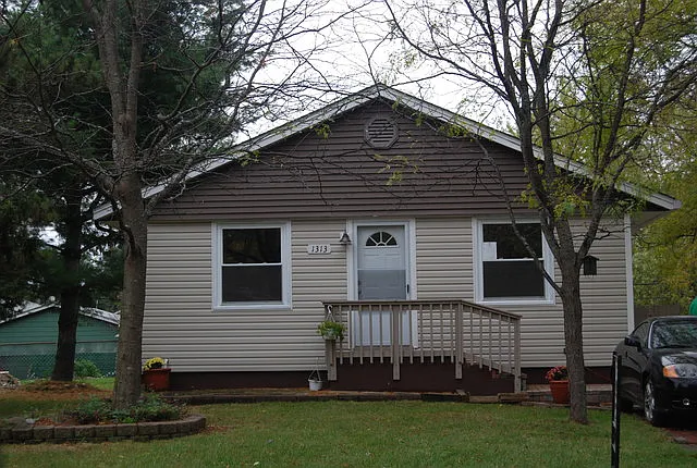 1313 Ridgeway Ave photo 1