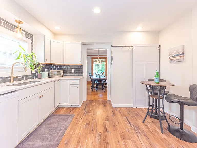 1123 W Huron St — Photo 12