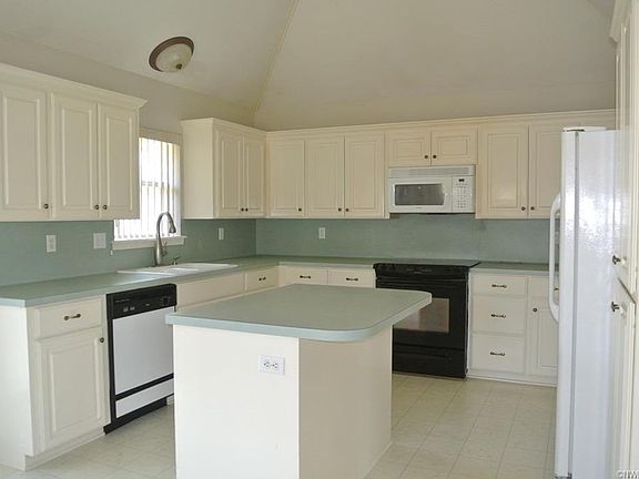 5th image of 9873 Deep Woods Dr