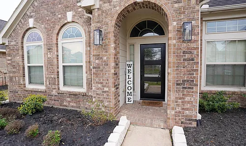 2109 Mooncrest Dr Photo 1