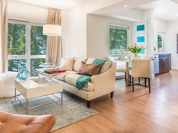 Open and airy studio, 1-, and 2-bedroom apartment homes