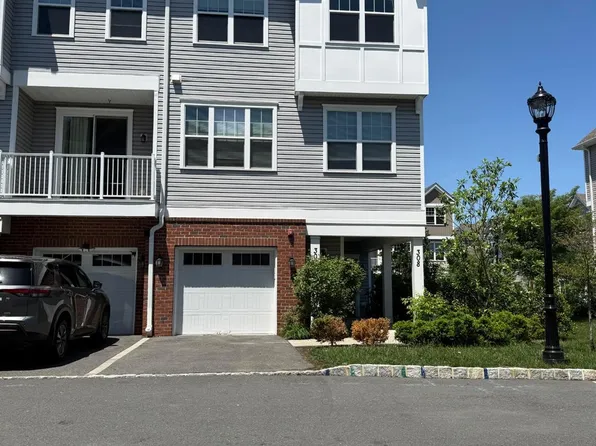 307 Dickson Ct, Highland Park, NJ 08904