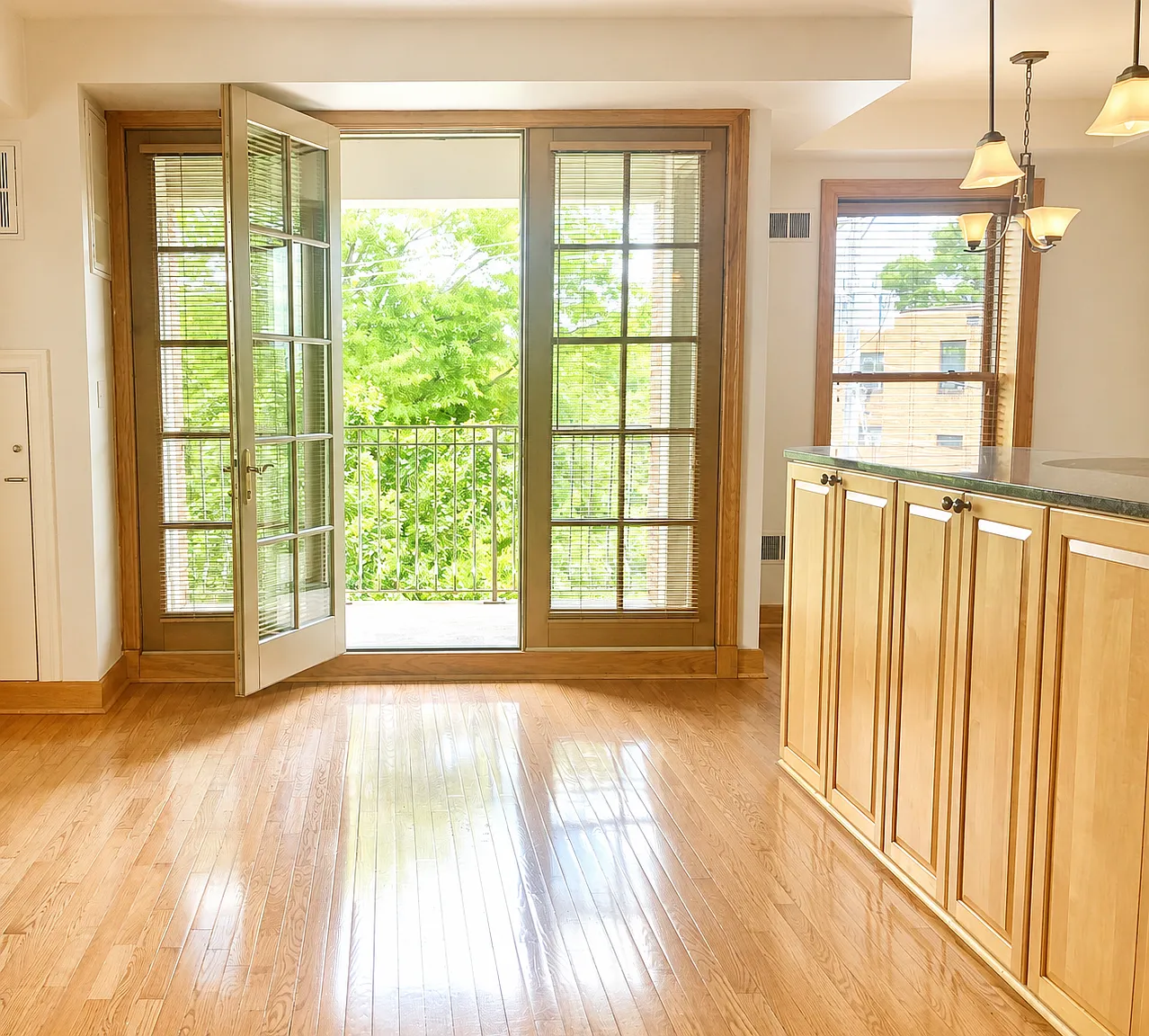 2 bed, 2.5 bath, 2000 sqft, $3,300 — Photo 4