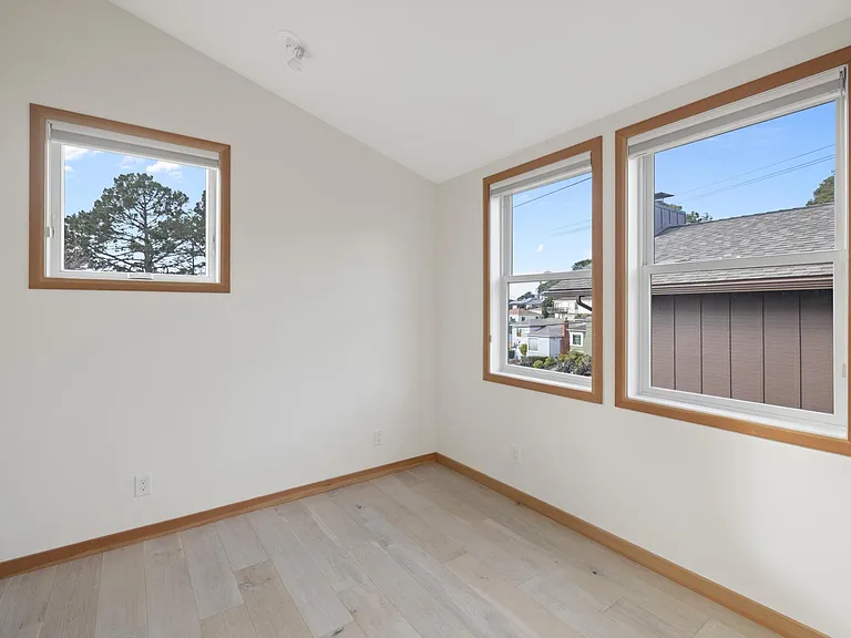 Front junior bedroom