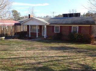 336 Badgett Ave, Mount Airy, NC 27030