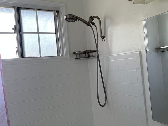 4th image of 5579 Kinston Ave #3