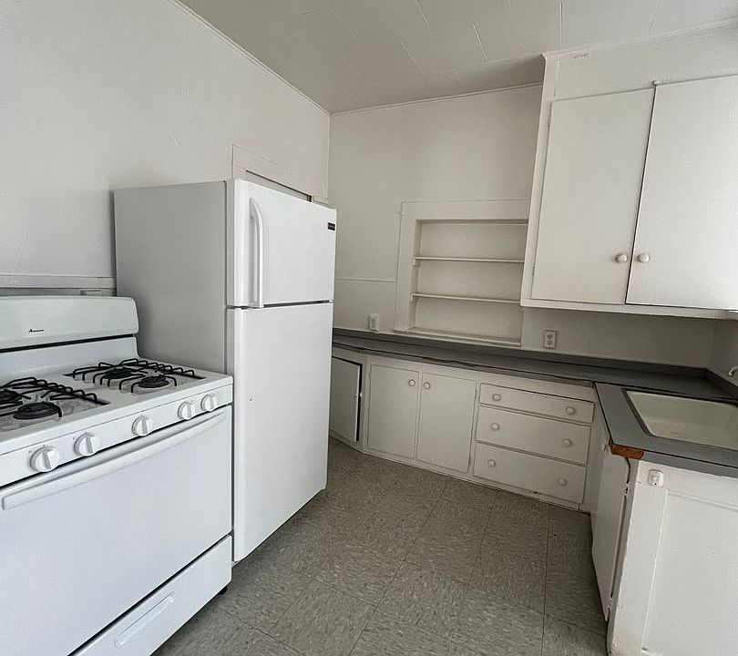 2nd image of 1745 Menlo Way #1
