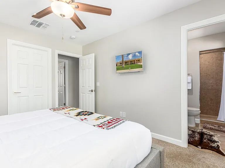 8511 E Roanoke Ave — Photo 35