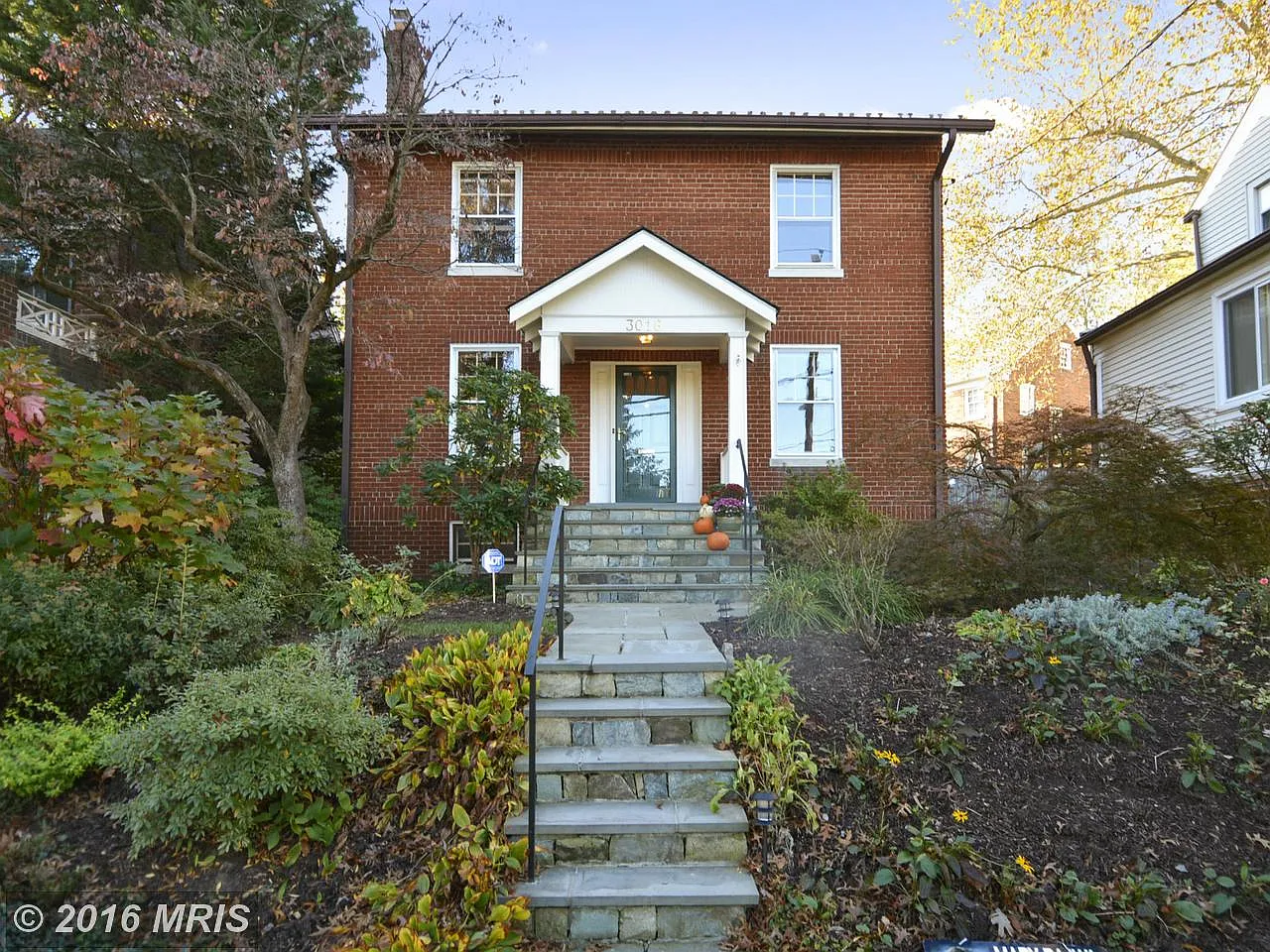 3016 McKinley St NW photo 1