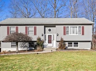 6 Massachusetts Dr, Newburgh, NY 12550