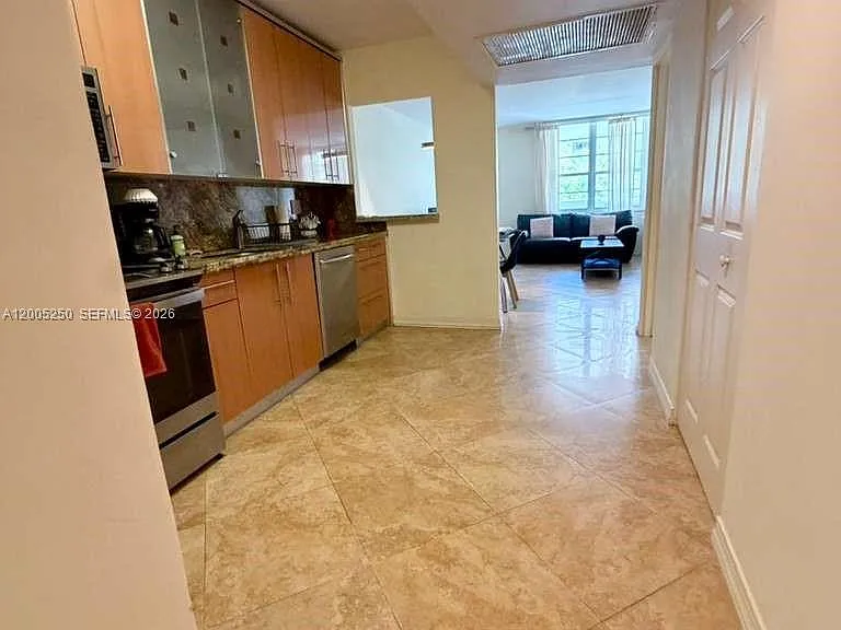100 Lincoln Rd #534 — Photo 3