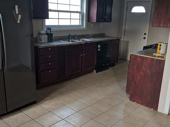 3rd image of 609 McDonough St Unit A