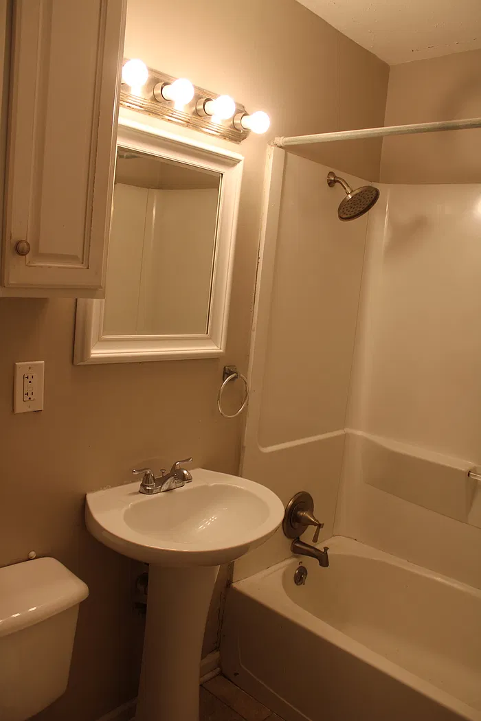 2 bed, 1.0 bath, $1,200 — Photo 3