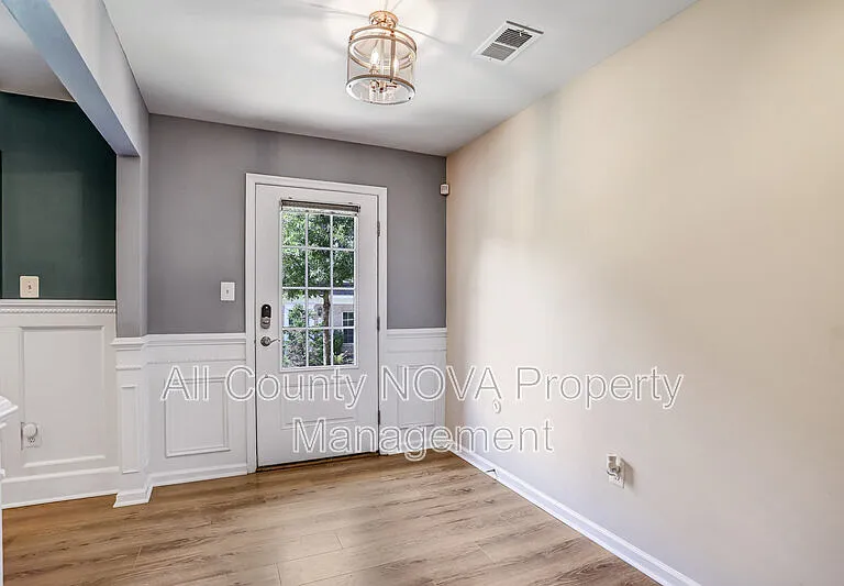 2908 Pinebrook Rd — Photo 4
