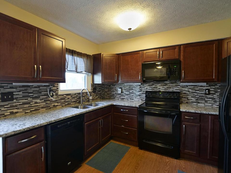 1st image of 1664 Park Place Dr