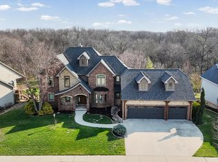 1610 Briarwood Ln, Mahomet, IL 61853