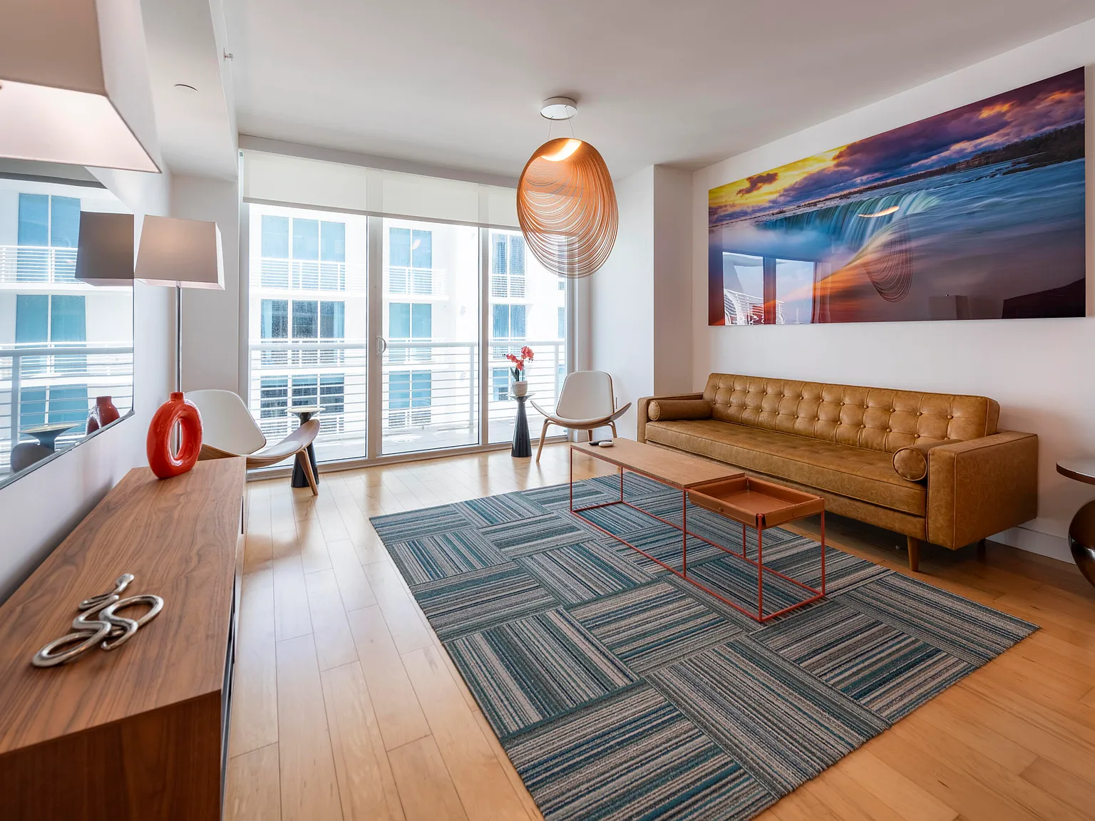 2 bed, 2.0 bath, 1274 sqft, $5,500 — Photo 3