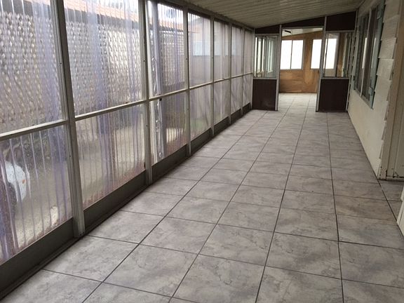 5th image of 2052 Gold St. ## 118