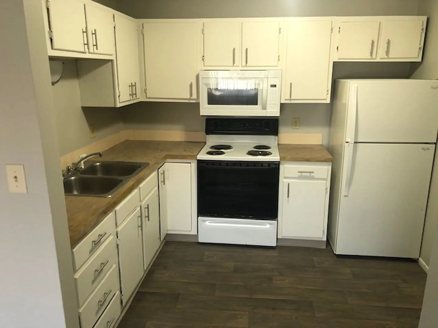 608 NE 4th Street — Photo 2