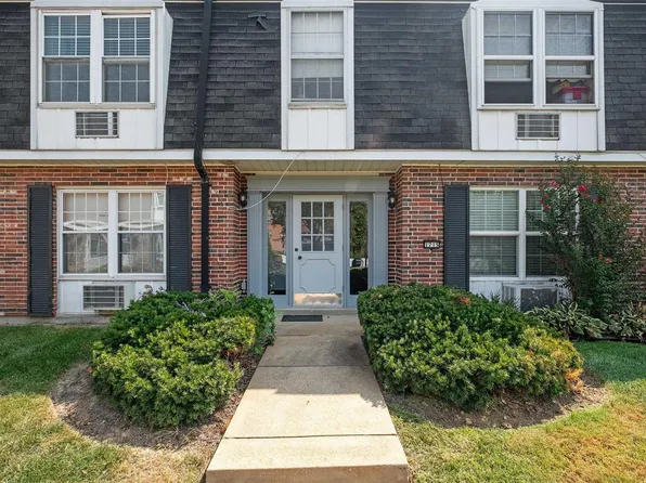 1715 Mayenne Ct APT H, Saint Louis, MO 63125