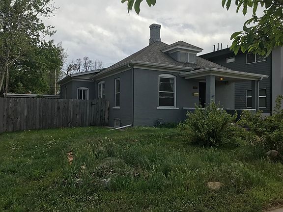 Front yard/side view