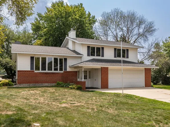 401 10th Avenue Cir NW, Kasson, MN 55944