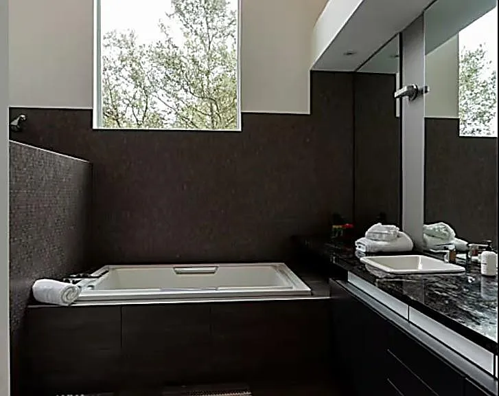 4904 S Shepherd Dr — Photo 31