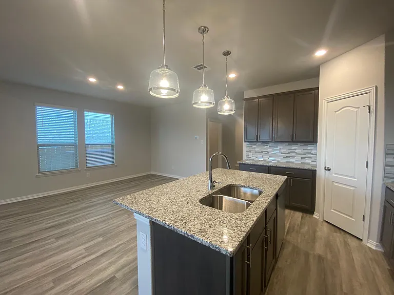 609 Silent Creek Cv — Photo 12