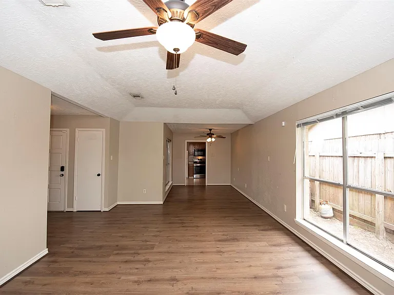 2513 Harpers Ferry Dr — Photo 17