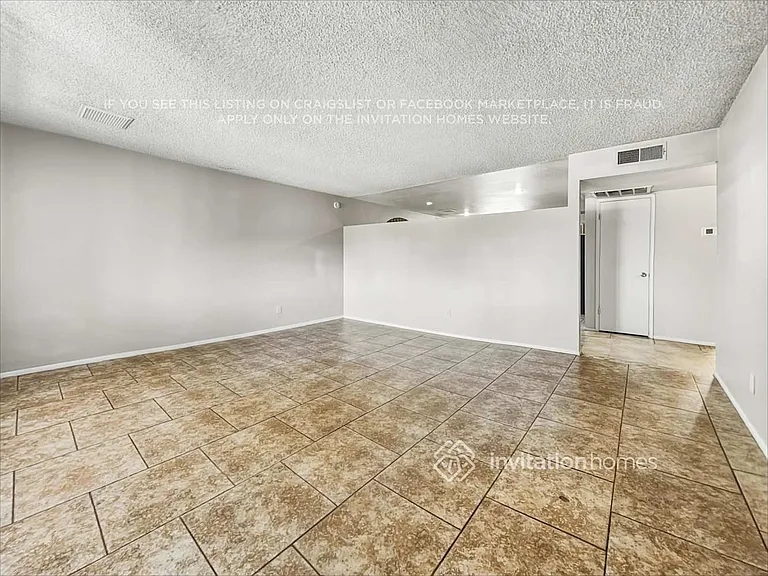 5630 W Hubbell St — Photo 5