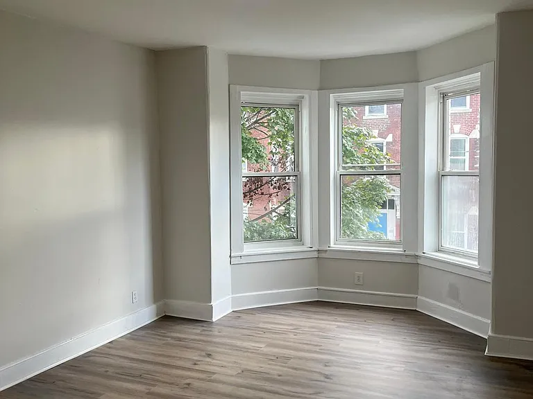 11 Worcester Pl #2 — Photo 1